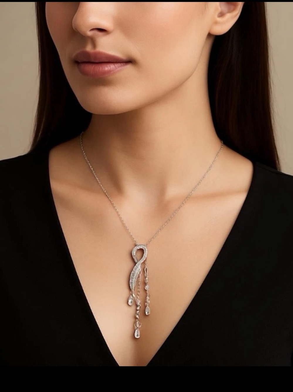 A Rare Swarovski “Delicacy” Pendant Necklace Retired Infinity-style loop Design